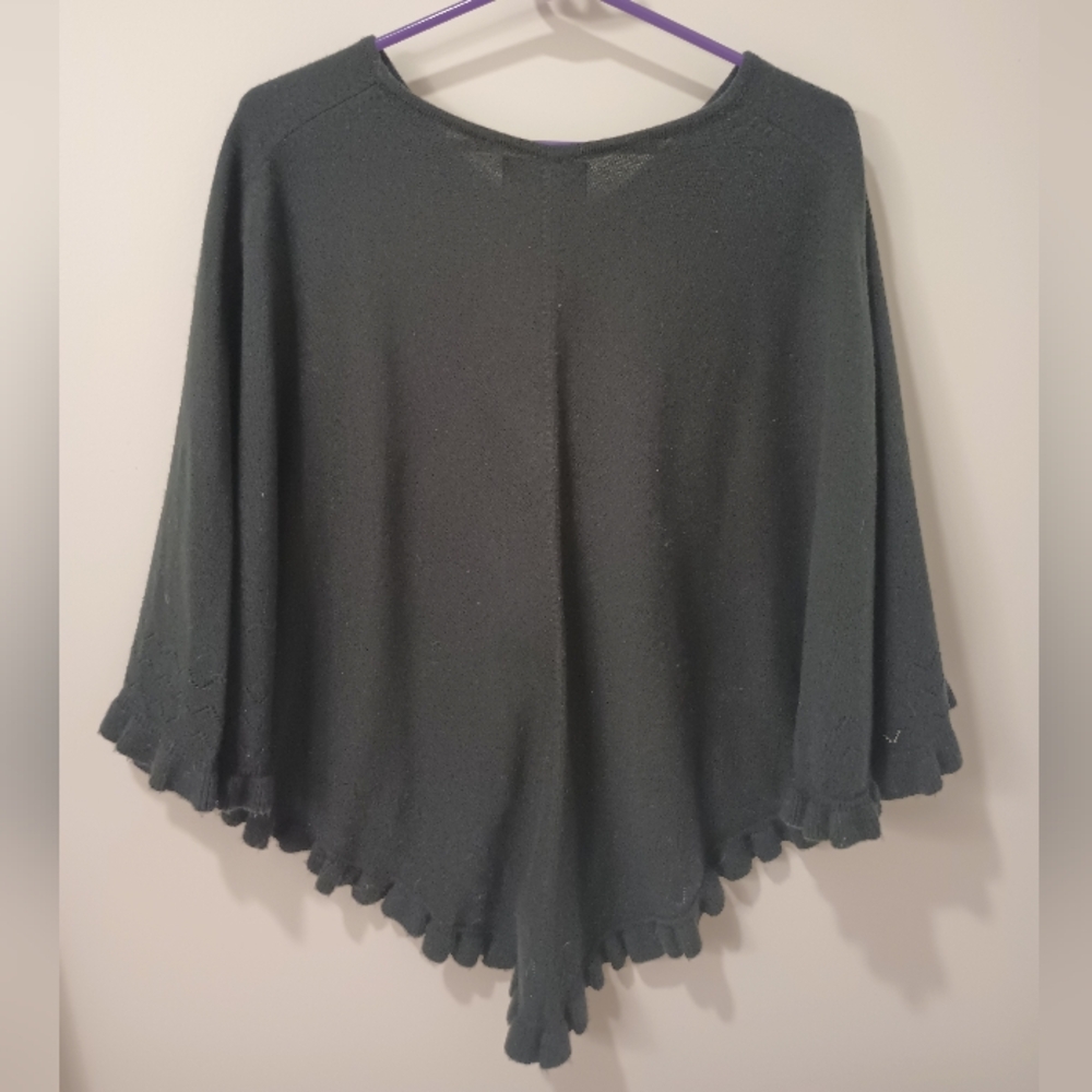 Requirements black poncho - Picture 2 of 4